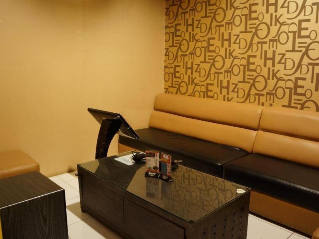 Hotel Pelangi Gunungbatin Екстериор снимка