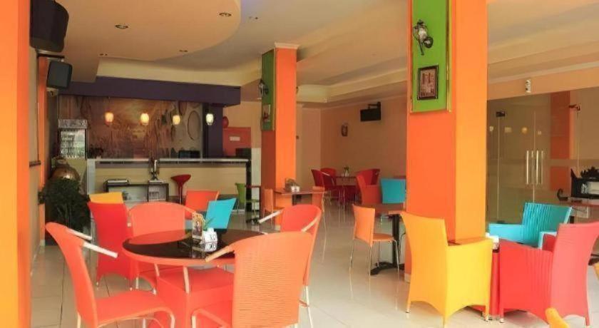 Hotel Pelangi Gunungbatin Екстериор снимка